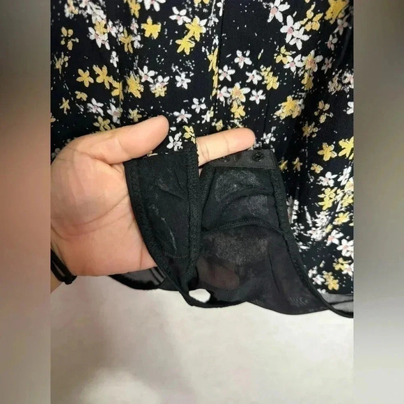 FREE PEOPLE Dessa Bodysuit in Black Ditsy Floral Combo Puff Sleeve Size XS - Picture 8 of 9